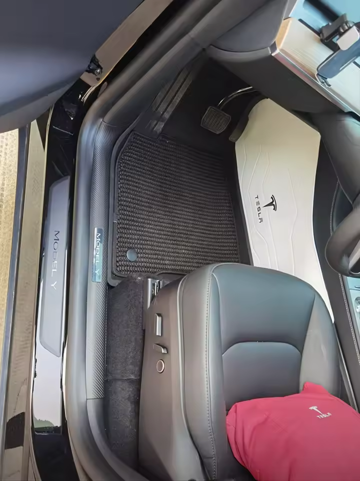 Захисні накладки боковини центральної консолі Tesla 3