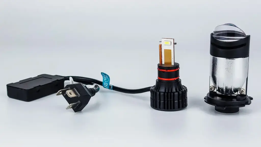 LED лампи автомобільні з лінзою DriveX LE-07 H4 H/L 6000K 55W 9-32V к-т.