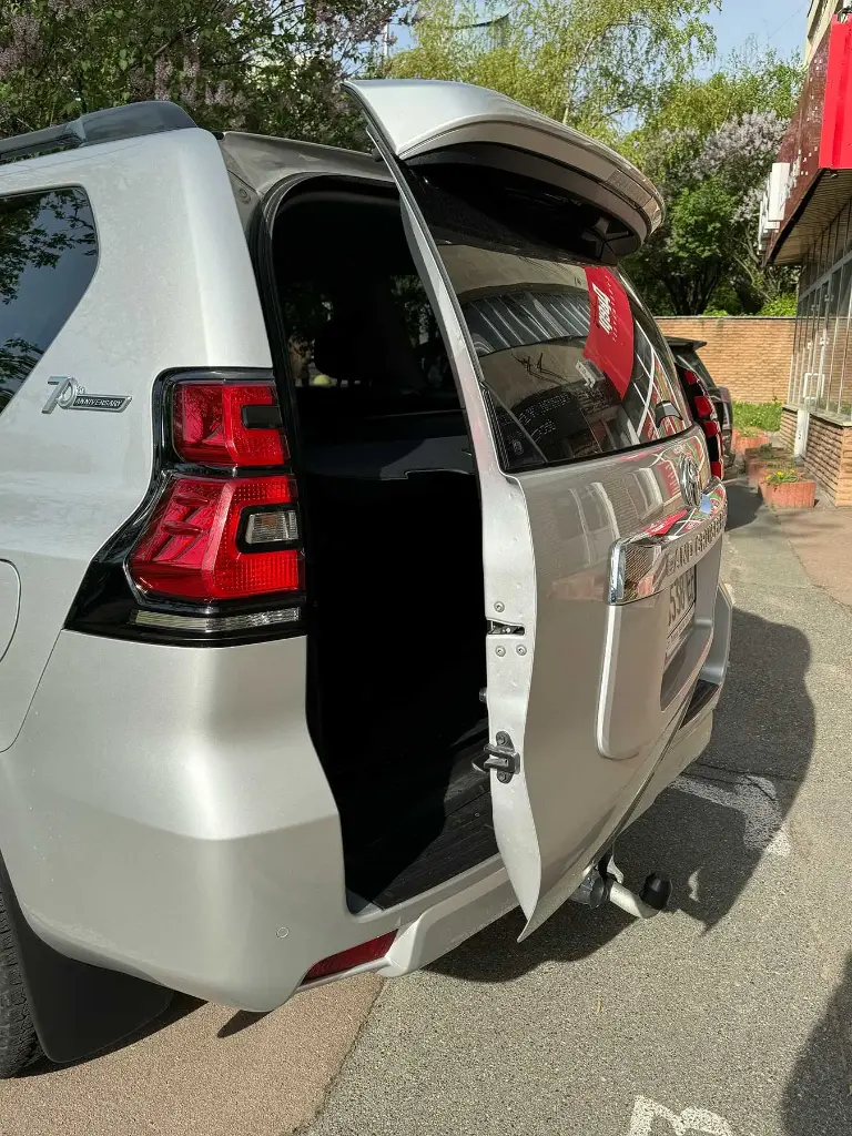 Автоматичний доводчик двері багажника на TOYOTA Prado 150